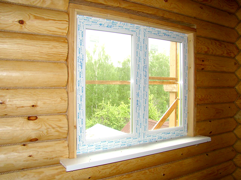 Окна в пол в деревянном доме из бруса